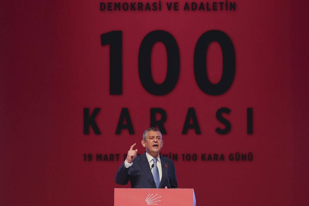 CHP lideri Özel: 'Ekrem İmamoğlu ve arkadaşlarımız masumdur, kumpas kuranlar hesap verecek' 