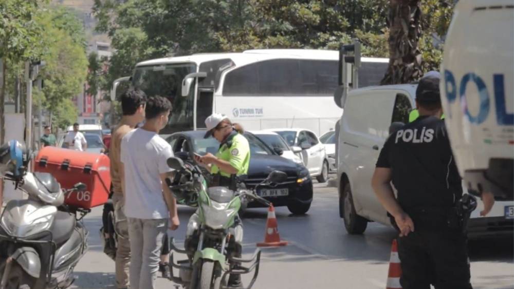 Bakan Yerlikaya: 1 haftada 3 milyon 647 bin araç denetlendi, 403 bin sürücüye işlem yapıldı 