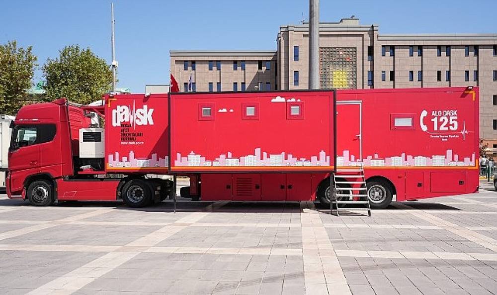 DASK Tırı İstanbul Meydanlarında Vatandaşlarla Buluşuyor