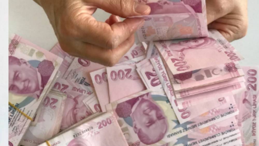 Memur ve emeklilerin g&ouml;z&uuml; aralık enflasyonunda: 2026 Ocak zammı yarın belli oluyor 