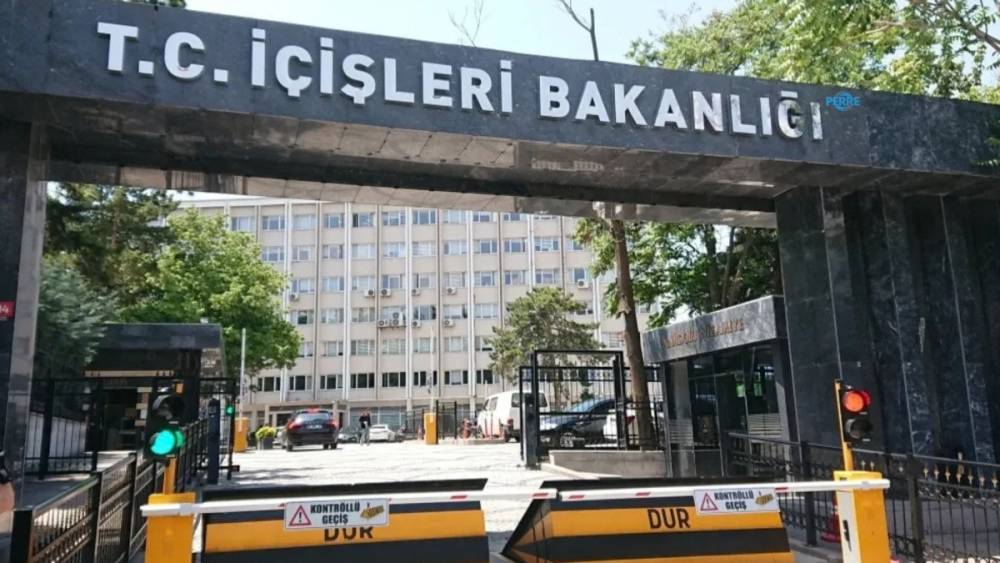 Se&ccedil;er ve Tuncer dahil 5 belediye başkanı g&ouml;revden uzaklaştırıldı 
