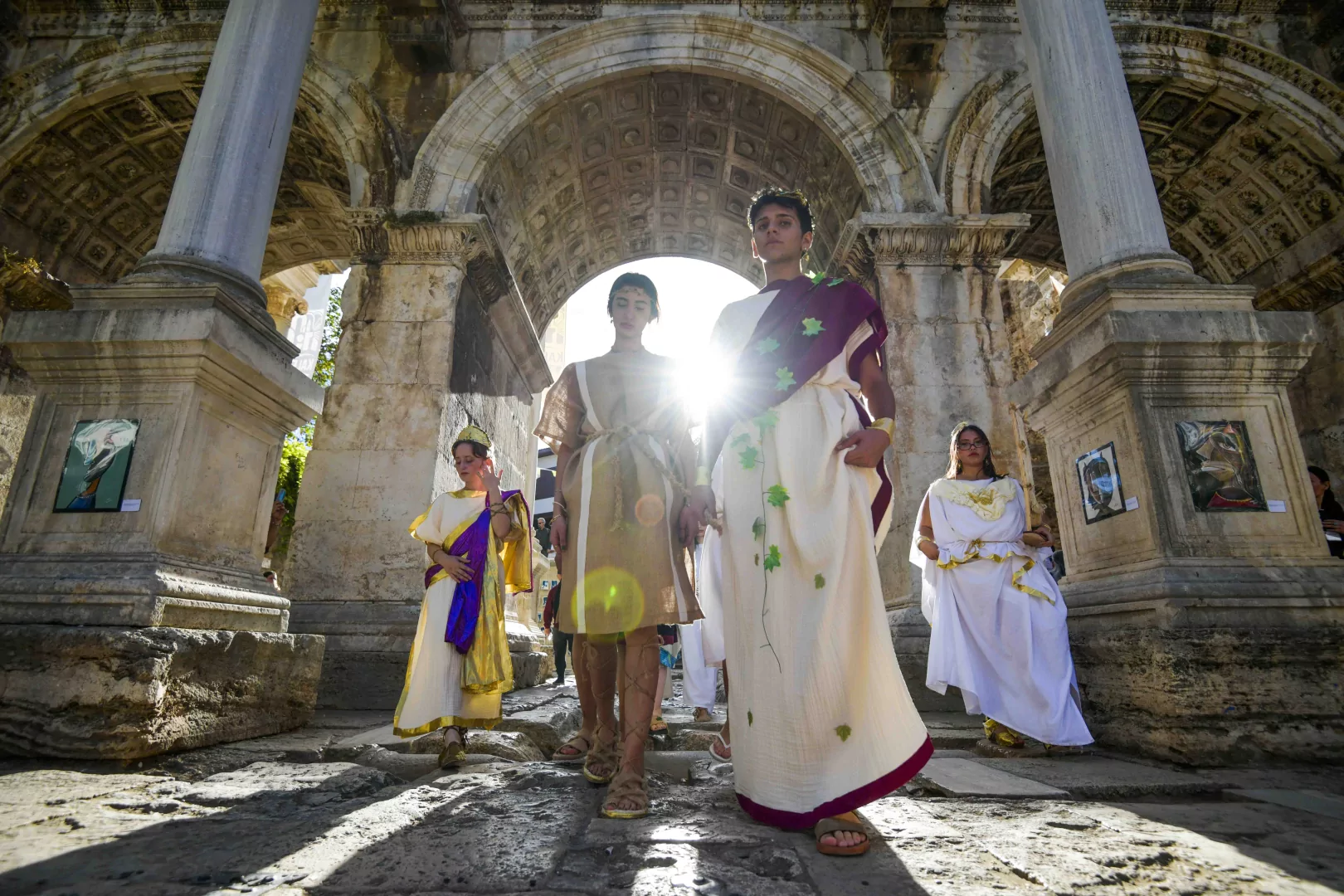 Antalya Kalei&ccedil;i d&ouml;rt g&uuml;n boyunca a&ccedil;ık hava sahnesine d&ouml;n&uuml;ş&uuml;yor