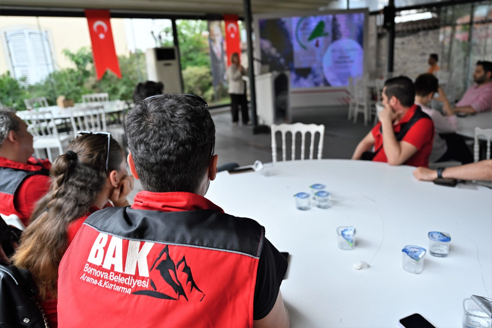 İzmir Bornova&rsquo;da orman yangınlarının &ccedil;&ouml;z&uuml;m yolları masaya yatırıldı
