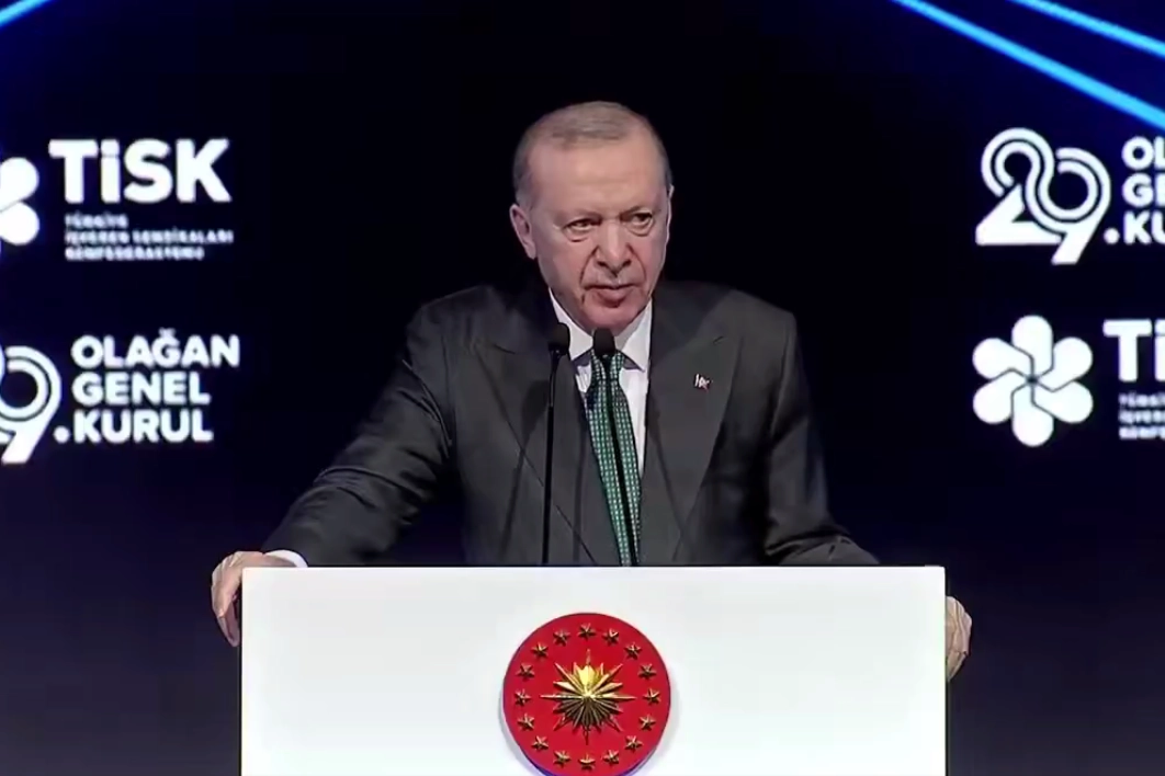 Cumhurbaşkanı Erdoğan: Ekonomi de büyüme sürüyor... İş dünyasına yeni müjdeler verdi