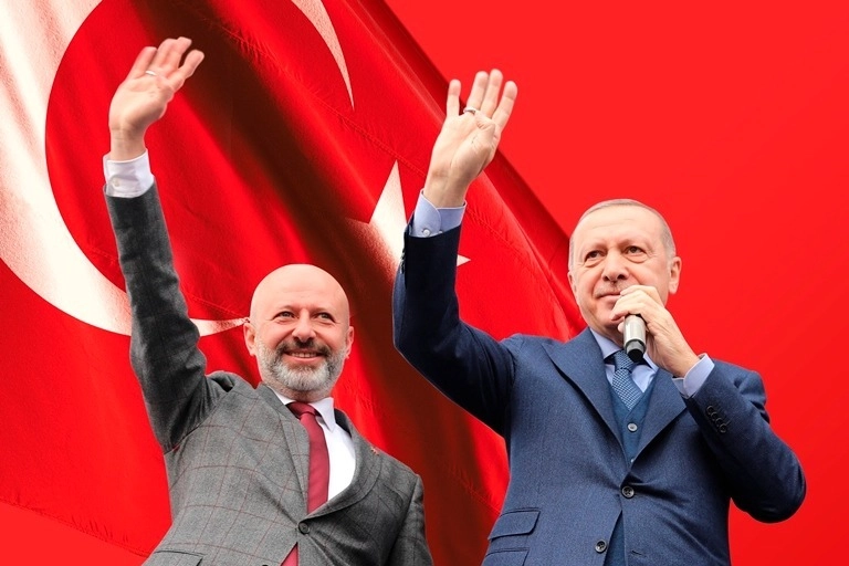 Ahmet &Ccedil;olakbayrakdar, AK Parti'nin 25'inci yaşını kutladı