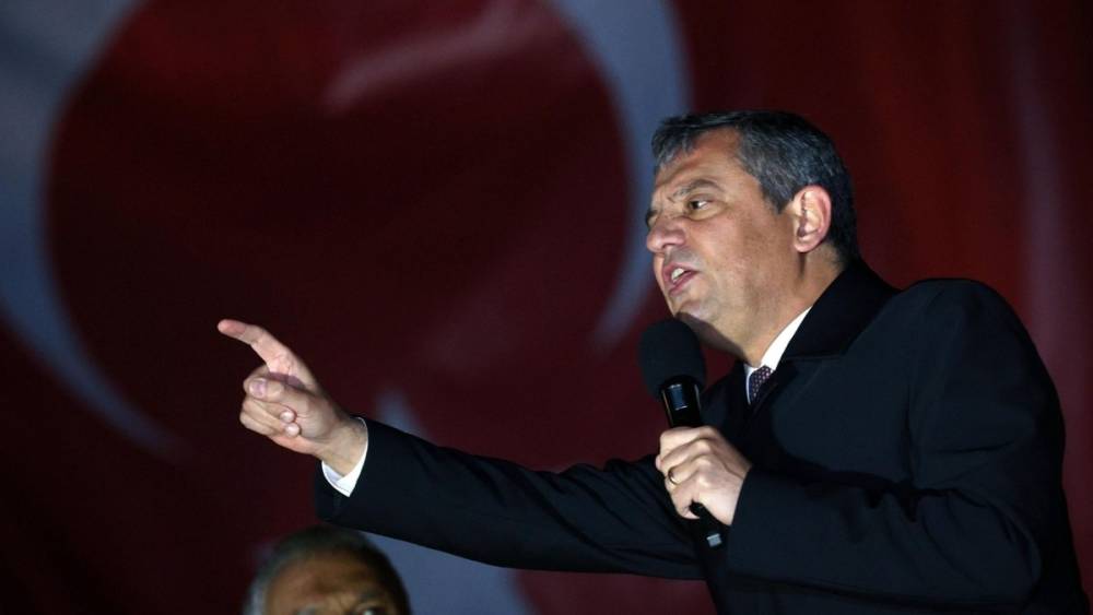 &Ouml;zg&uuml;r &Ouml;zel: &lsquo;Okullardaki şiddet meselesi b&uuml;y&uuml;yen bir g&uuml;venlik zaafiyetine d&ouml;n&uuml;şm&uuml;şt&uuml;r&rsquo; 