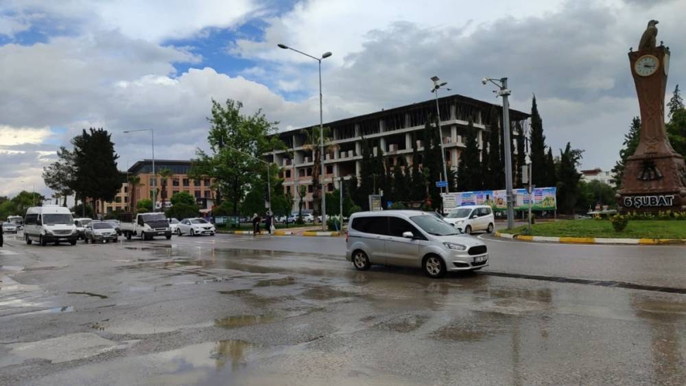 Meteoroloji'den kuvvetli yağış uyarısı: &Ccedil;ok sayıda il i&ccedil;in alarm verildi 