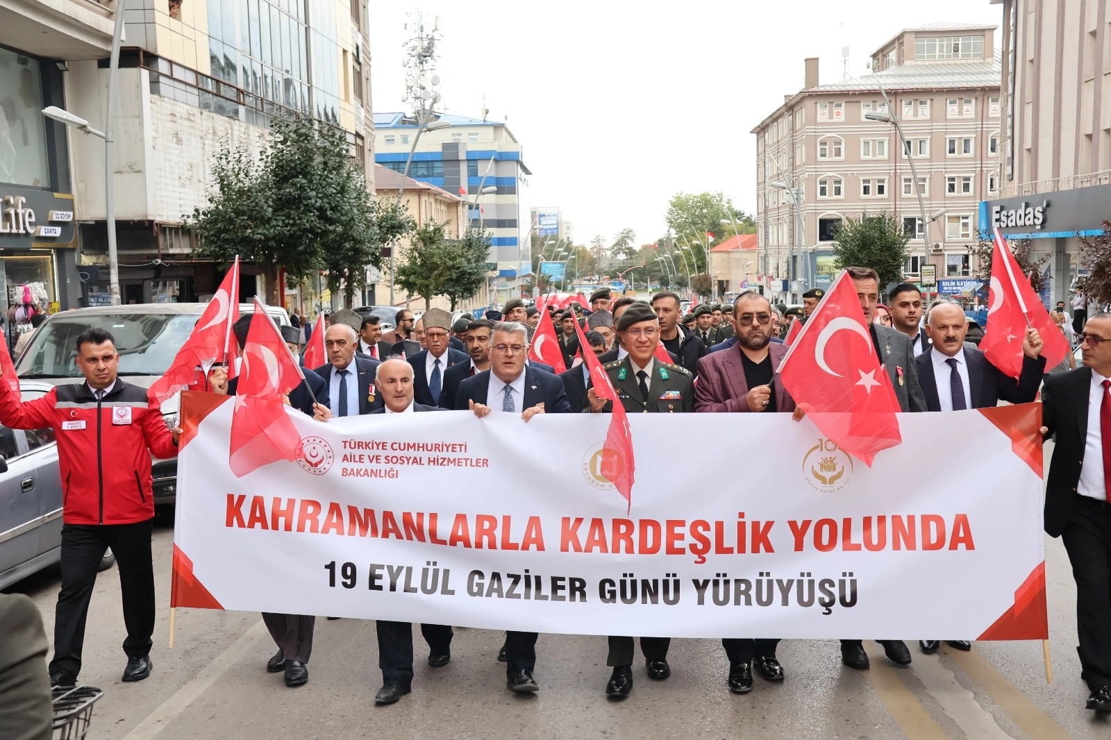 Erzurum&rsquo;da gaziler i&ccedil;in anlamlı y&uuml;r&uuml;y&uuml;ş