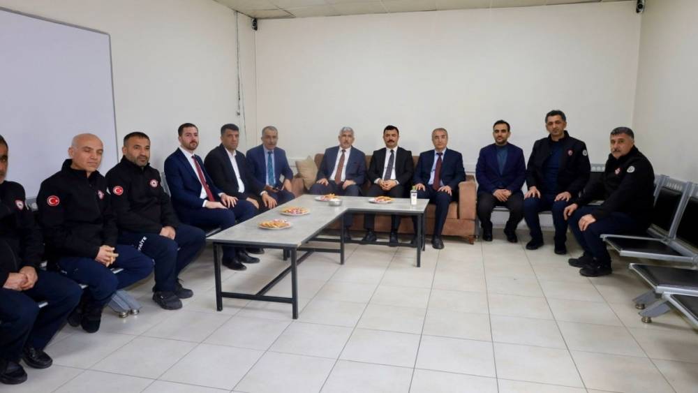 Protokol &uuml;yelerinden Kahta İtfaiye M&uuml;d&uuml;rl&uuml;ğ&uuml;&rsquo;ne bayram ziyareti 