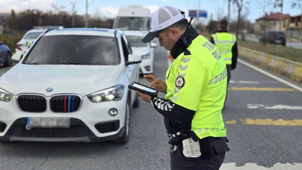 Meclis'e sunuldu: Trafik cezaları sil baştan değişiyor 