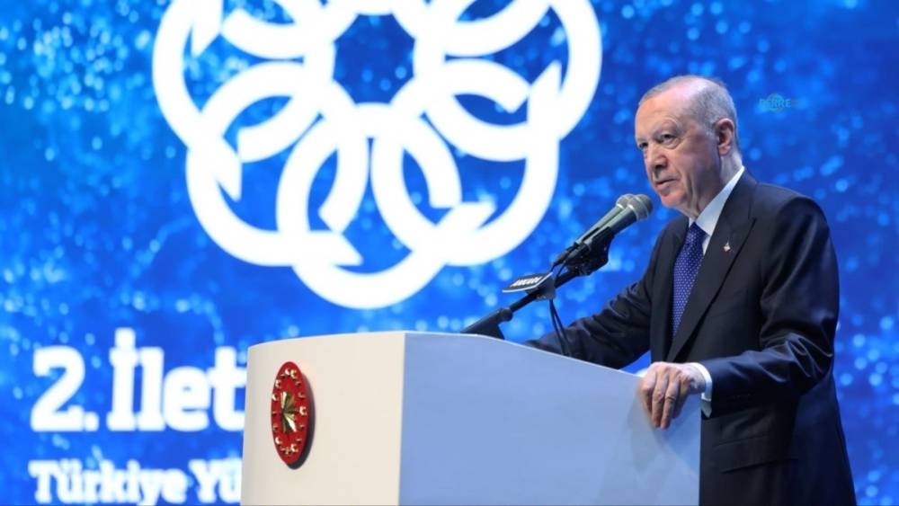 Erdoğan: 'Depremi kullanarak fırsat&ccedil;ılık yapanlar bug&uuml;n adalete hesap veriyor' 