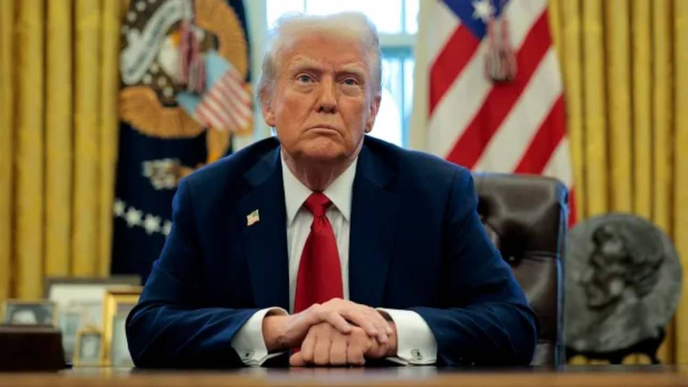 Trump&rsquo;tan &ccedil;arpıcı iddia: &lsquo;İran&rsquo;da rejim değişikliği yaşandı&rsquo; 